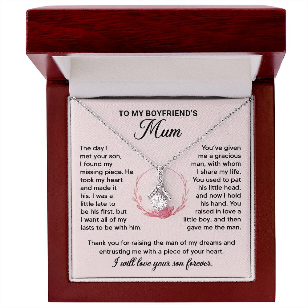 Elegant necklace in a jewelry box with heartfelt message for boyfriend's mum. Perfect gift to show appreciation.