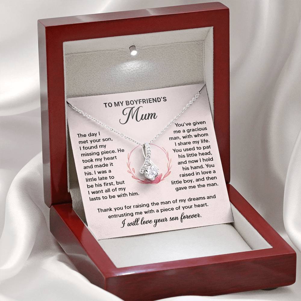 Elegant necklace in a gift box with heartfelt message for boyfriend's mum, perfect appreciation gift.