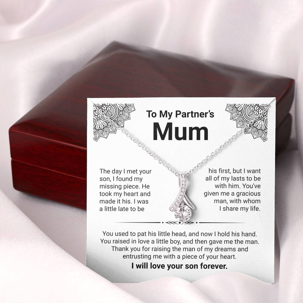 Sterling silver necklace with heartfelt message card for Partner's Mum, adorned in an elegant gift box.